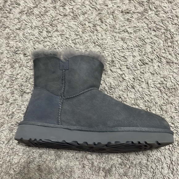 Ugg boot. Never worn. Out of box. - Picture 2 of 4